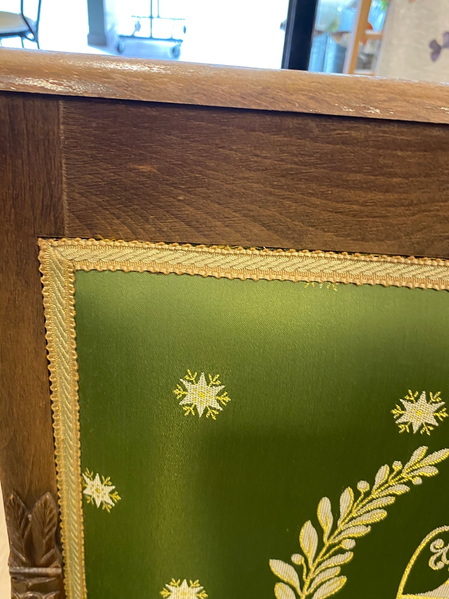 Fauteuil Empire – Brocart vert impérial